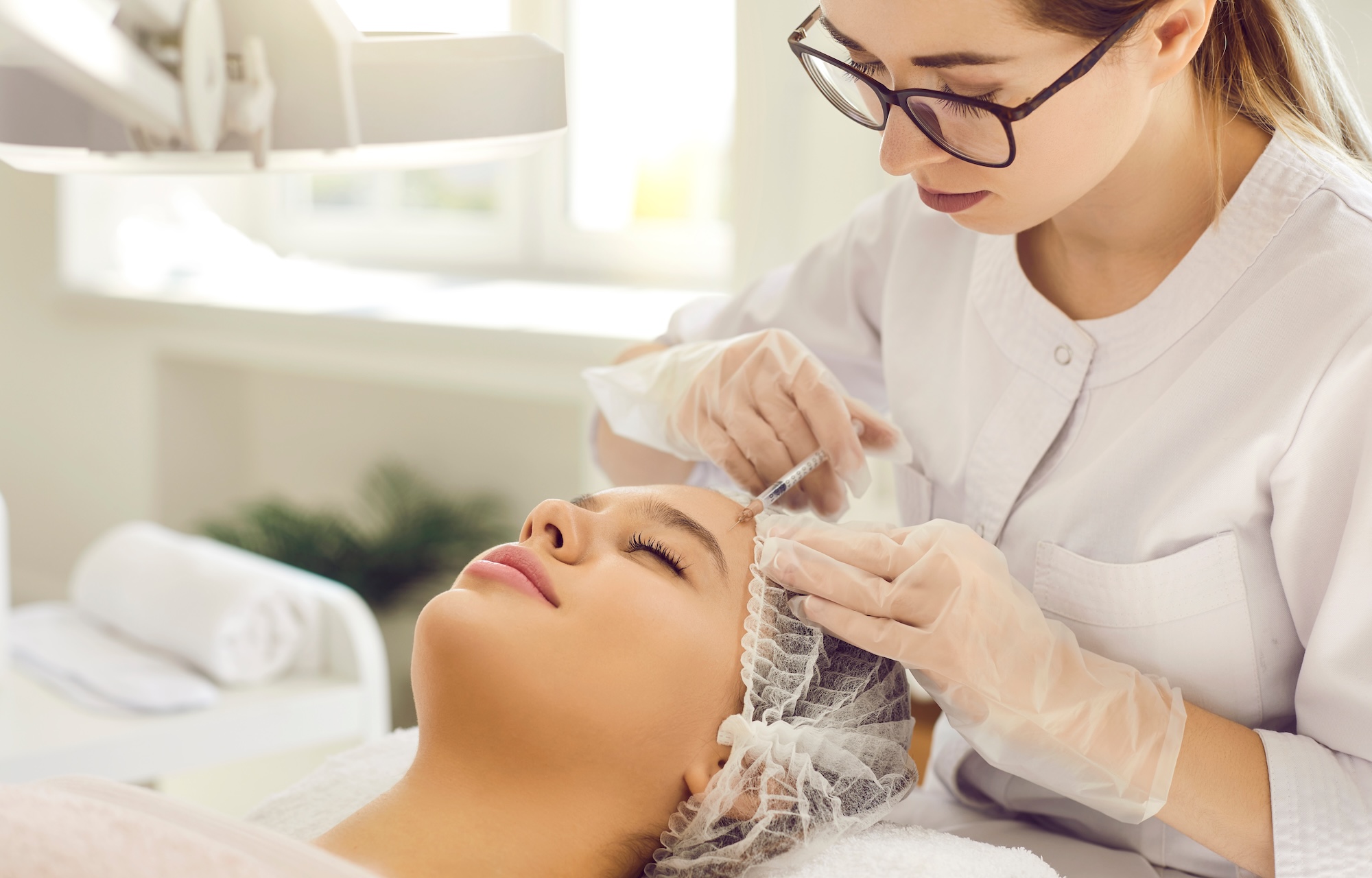Beautiful,Lady,Getting,Corrective,Dermal,Aesthetic,Improvement,Treatment,And,Receiving